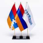 Սեղանի դրոշ երեքտեղանոց